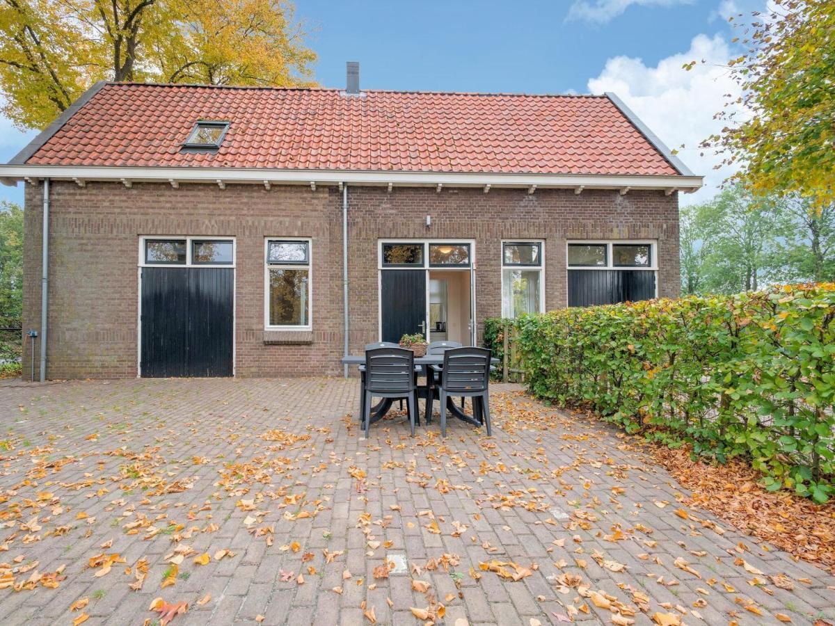 Cozy Holiday Home By The Canal In Dwingeloo Exteriér fotografie