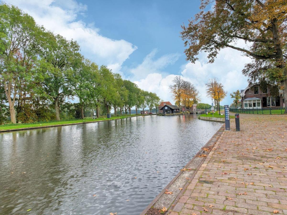 Cozy Holiday Home By The Canal In Dwingeloo Exteriér fotografie